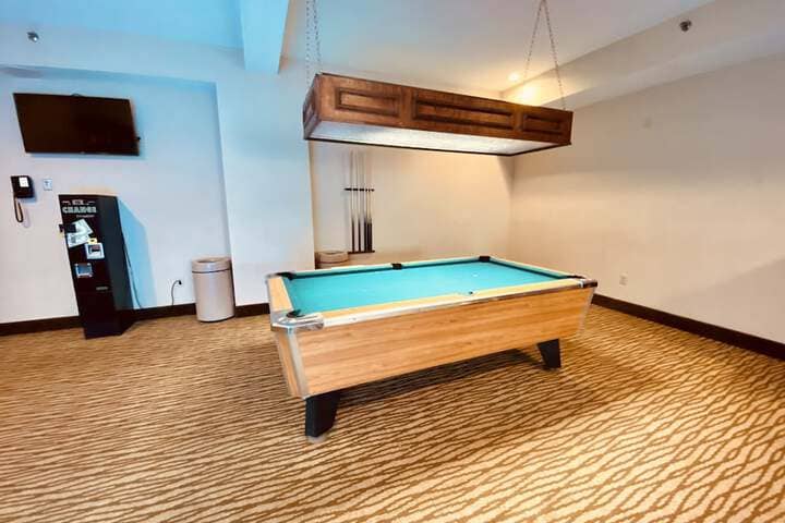 Room 34 of 63